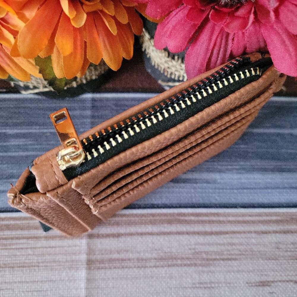 XOXO Tan Faux Leather Coin & Card Pouch Keychain Wallet Zip Case NWT - Picture 3 of 5